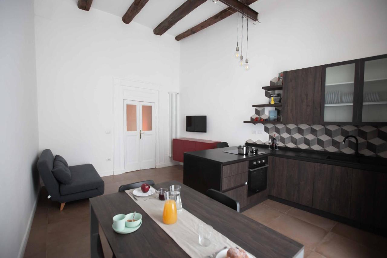 Domus Delia Luxury Apartment 나폴리 외부 사진