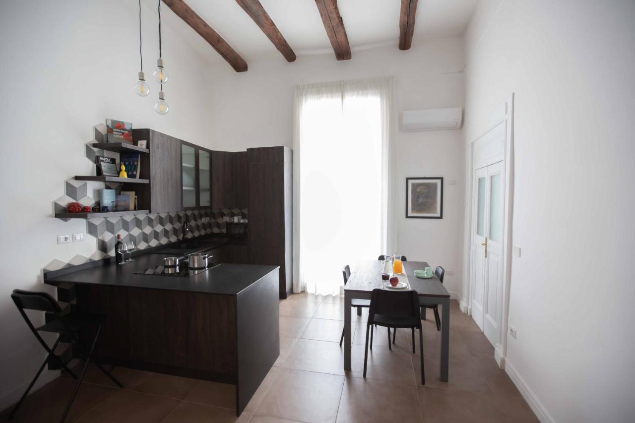 Domus Delia Luxury Apartment 나폴리 외부 사진